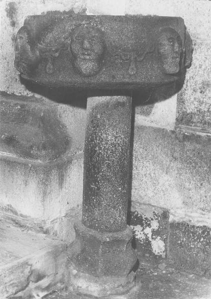 bénitier, vue générale - © Ministère de la Culture (France), Médiathèque du patrimoine et de la photographie (objets mobiliers), tous droits réservés