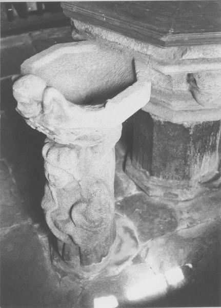 cuve baptismale, vue générale - © Ministère de la Culture (France), Médiathèque du patrimoine et de la photographie (objets mobiliers), tous droits réservés