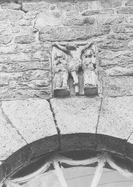 haut-relief : crucifixion (la), vue générale