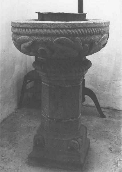 fonts baptismaux, vue générale