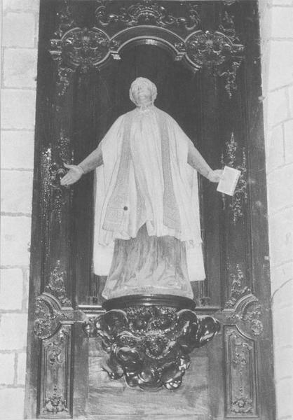 statue : saint Vincent de Paul, vue générale