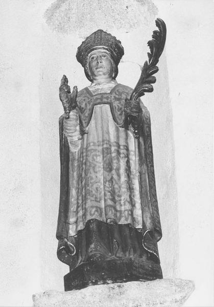 statue : saint Corentin, vue générale