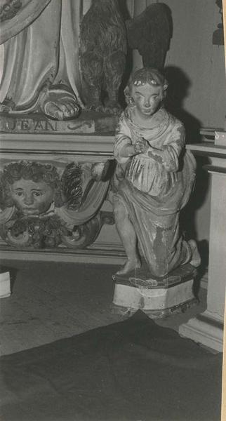 statuette : ange adorateur, vue générale - © Ministère de la Culture (France), Médiathèque du patrimoine et de la photographie (objets mobiliers), tous droits réservés