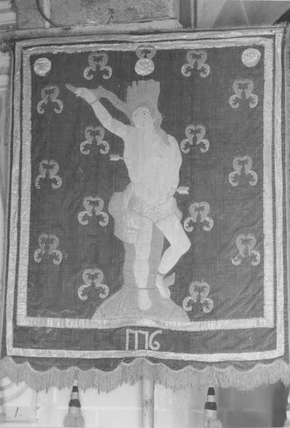 bannière de procession, vue générale - © Ministère de la Culture (France), Médiathèque du patrimoine et de la photographie (objets mobiliers), tous droits réservés