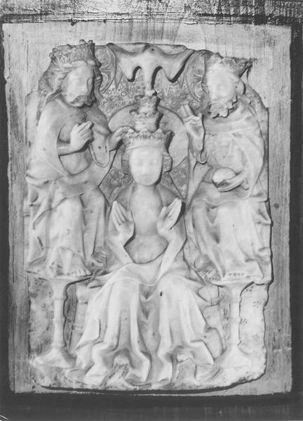 bas-relief : couronnement de la Vierge (le), vue générale