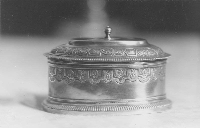 coffret aux saintes huiles, vue générale - © Ministère de la Culture (France), Médiathèque du patrimoine et de la photographie (objets mobiliers), tous droits réservés