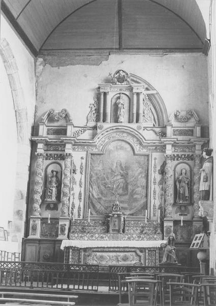 autel, tabernacle, retable, tableau, statue (maître-autel) : sainte parenté (la), sainte Pompée, vue générale - © Ministère de la Culture (France), Médiathèque du patrimoine et de la photographie (objets mobiliers), tous droits réservés