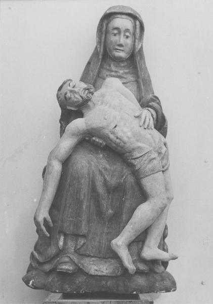 groupe sculpté : Vierge de Douleur, vue générale