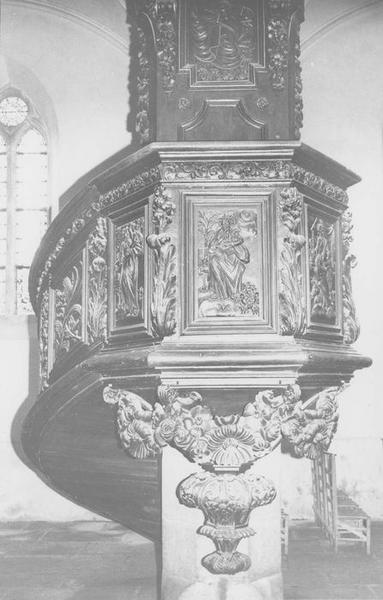 chaire à prêcher, vue partielle - © Ministère de la Culture (France), Médiathèque du patrimoine et de la photographie (objets mobiliers), tous droits réservés