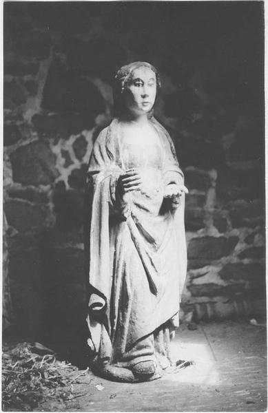 statue : sainte Jeune, vue générale