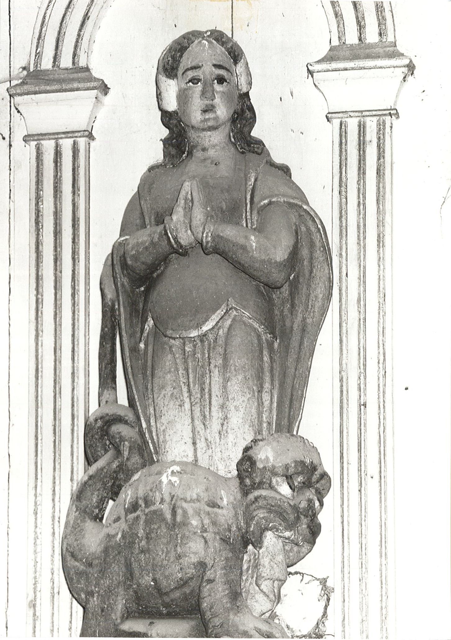 statue : Sainte Marguerite, vue générale