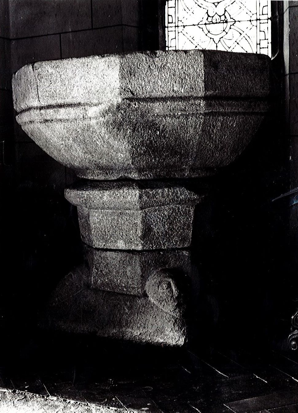 fonts baptismaux, vue générale