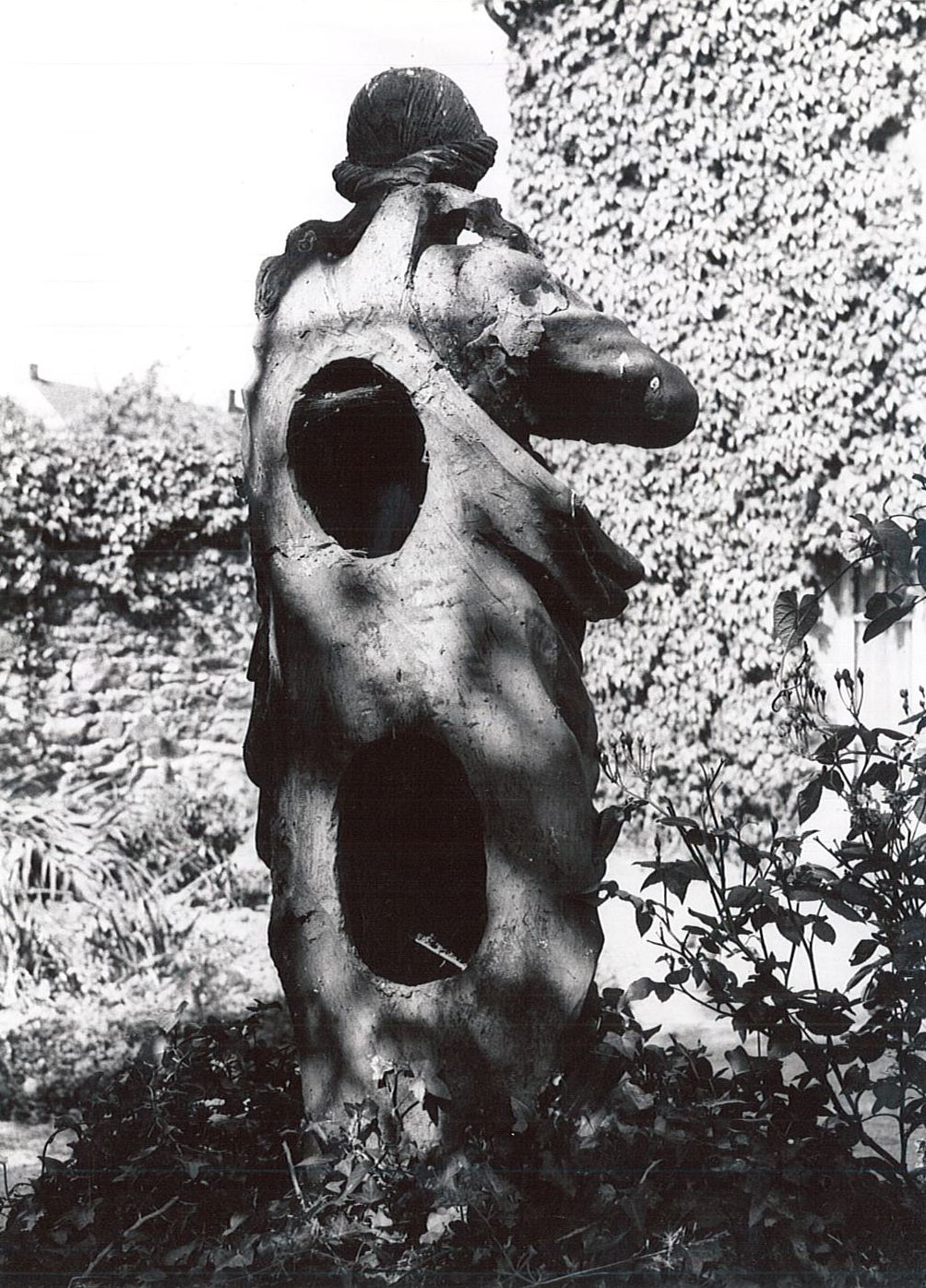 statue : Vierge à l'Enfant dite Notre-Dame des Landes, vue générale du revers - © Ministère de la Culture (France), Médiathèque du patrimoine et de la photographie, diffusion RMN-GP