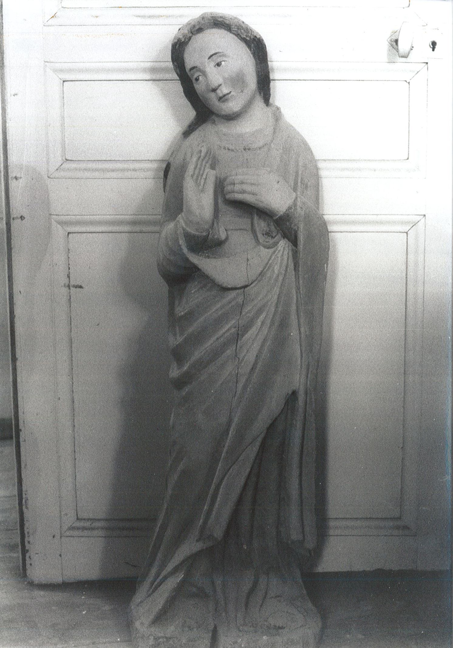 Statue : Sainte femme (Marie-Madeleine ?)