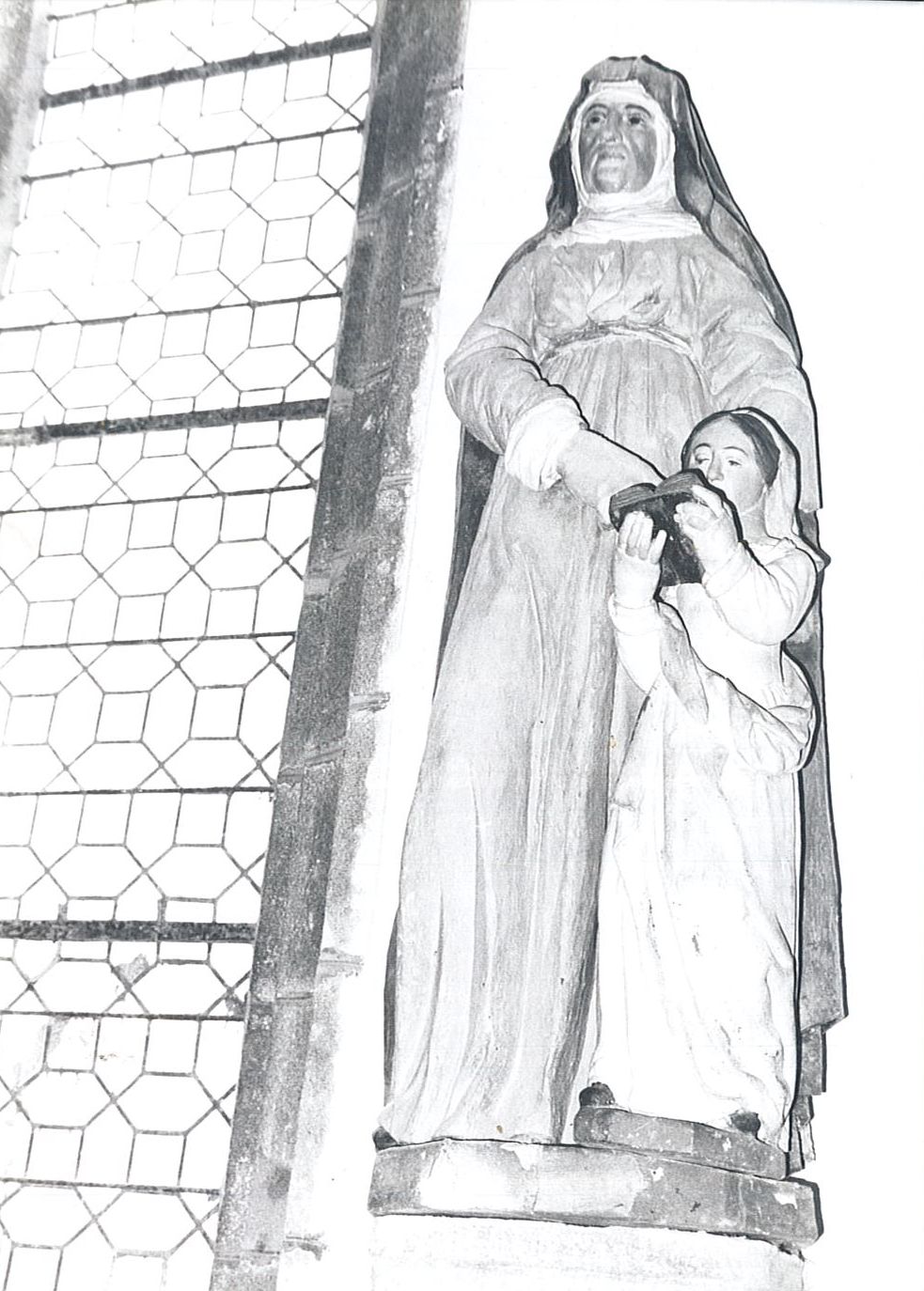 groupe sculpté : Sainte Anne et la Vierge, vue générale - © Ministère de la Culture (France), Médiathèque du patrimoine et de la photographie, diffusion RMN-GP