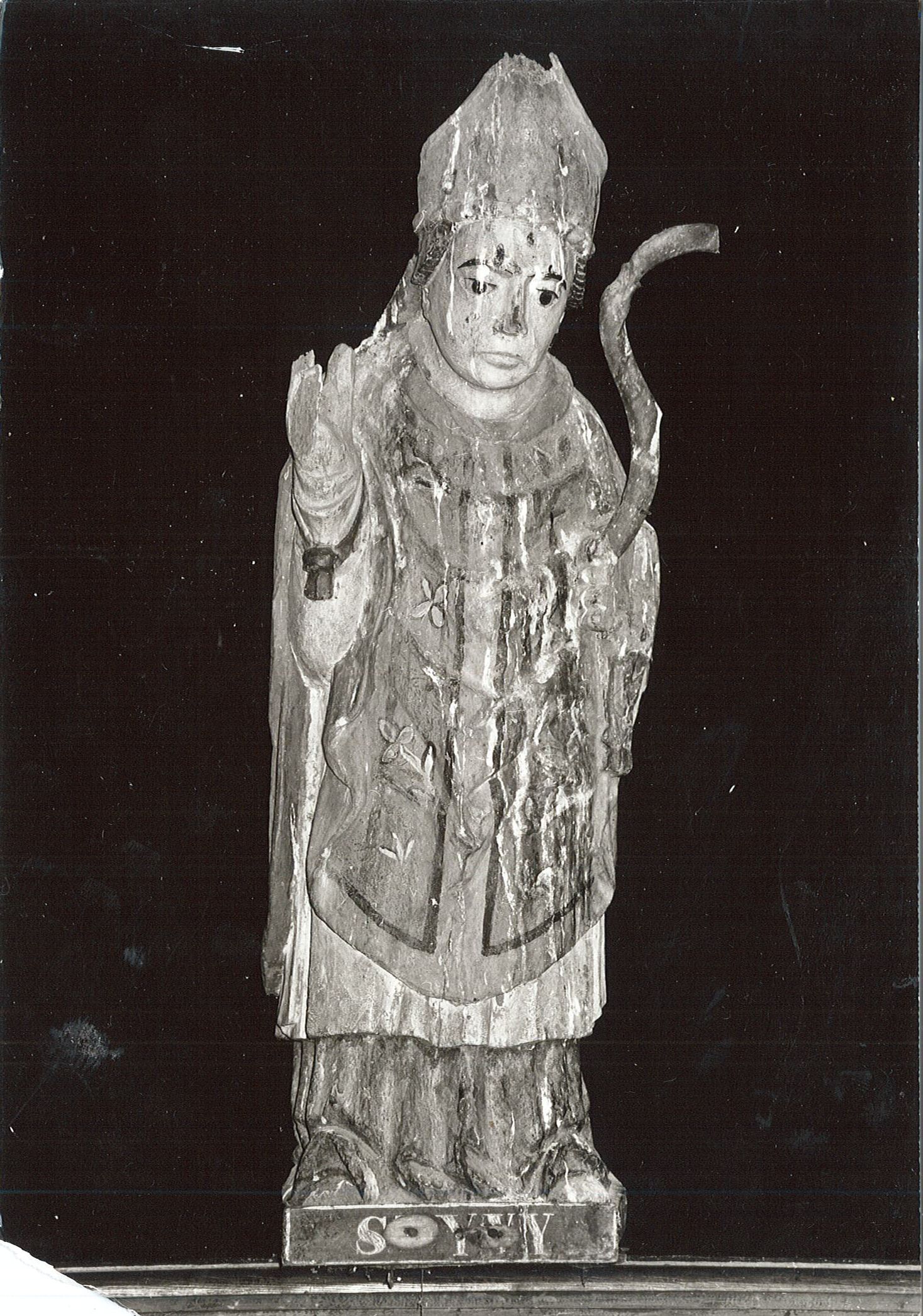statue : Saint Yvy, vue générale - © Ministère de la Culture (France), Archives départementales des Côtes-d’Armor, Conservation des antiquités et des objets d’art – Tous droits réservés