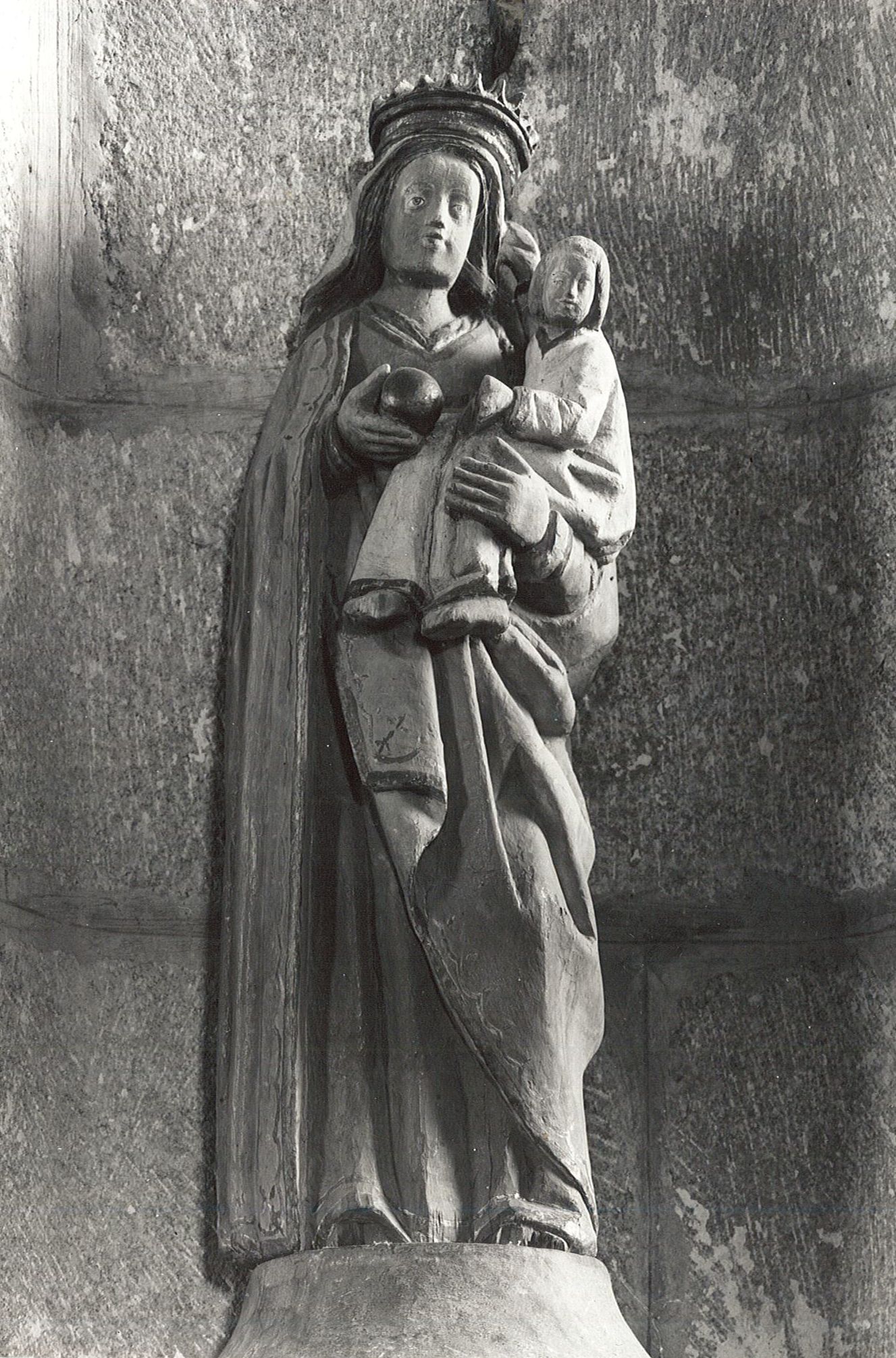 statue : Vierge à l'Enfant dite Notre-Dame de Bulat, vue générale