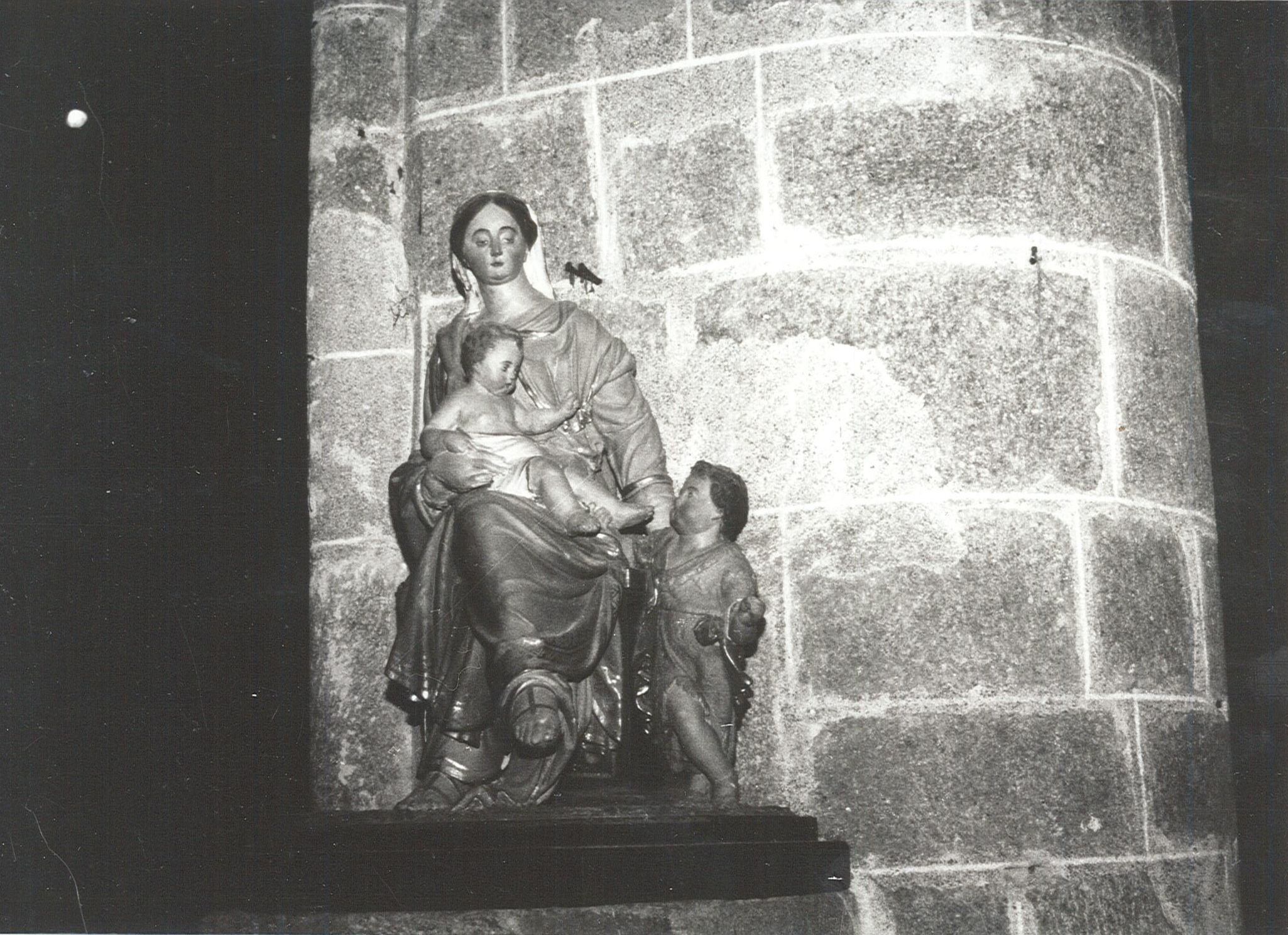 statue : la Vierge, l’Enfant et Saint Jean Baptiste, vue générale