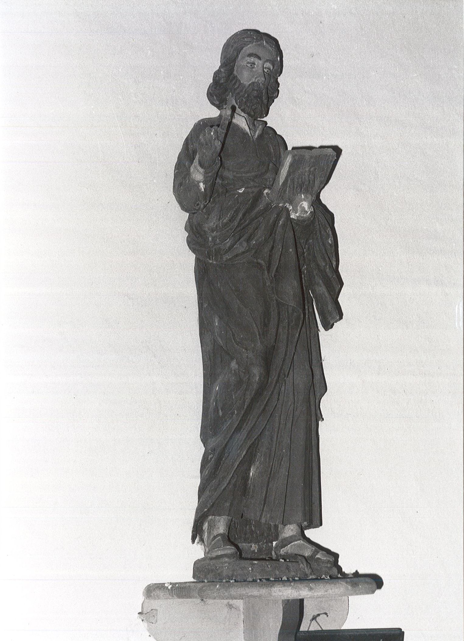 statue : Saint Herbot, vue générale - © Ministère de la Culture (France), Médiathèque du patrimoine et de la photographie, diffusion RMN-GP