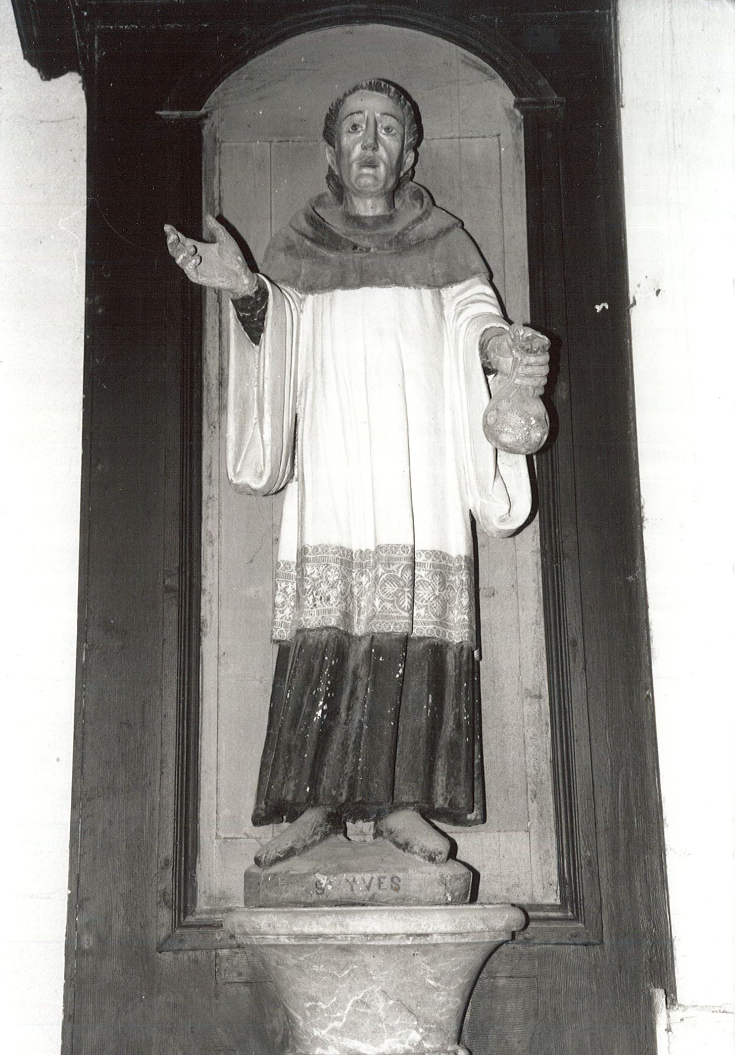 retable latéral nord, statue : Saint Yves, vue générale