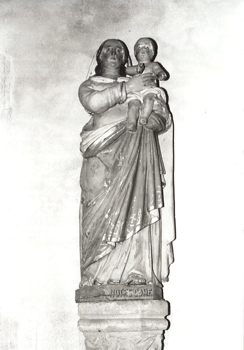 statue : Vierge à l'Enfant, vue générale