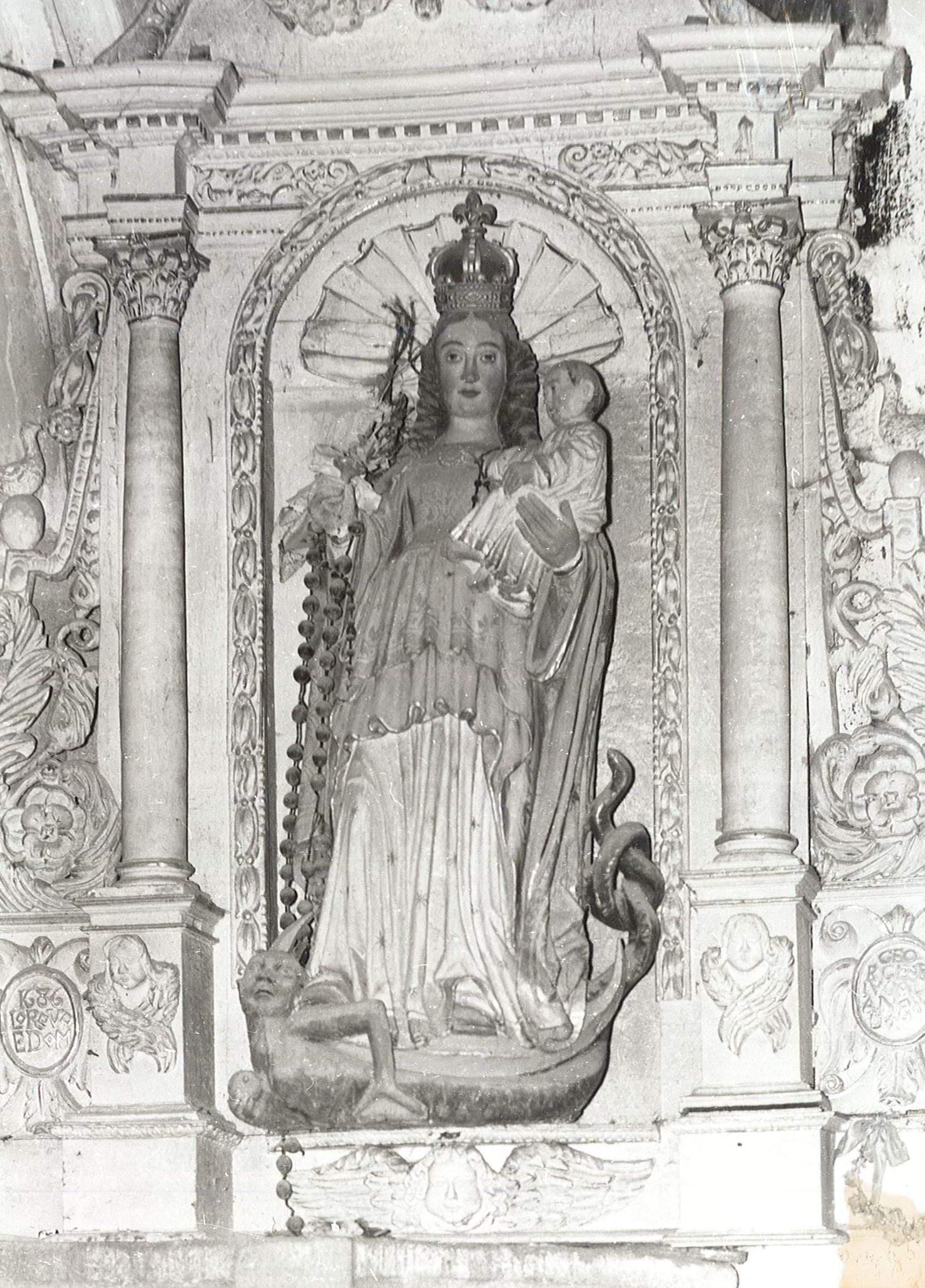 statue : Vierge à l'Enfant dite Notre-Dame de Kerfons, vue générale