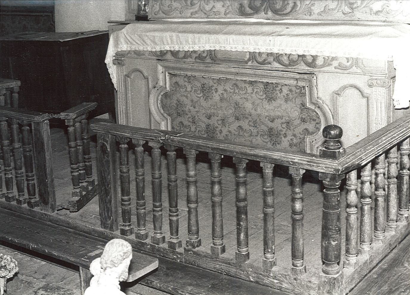 clôture de choeur (balustrade) et clôture des autels latéraux (balustrade), vue partielle - © Ministère de la Culture (France), Médiathèque du patrimoine et de la photographie, diffusion RMN-GP