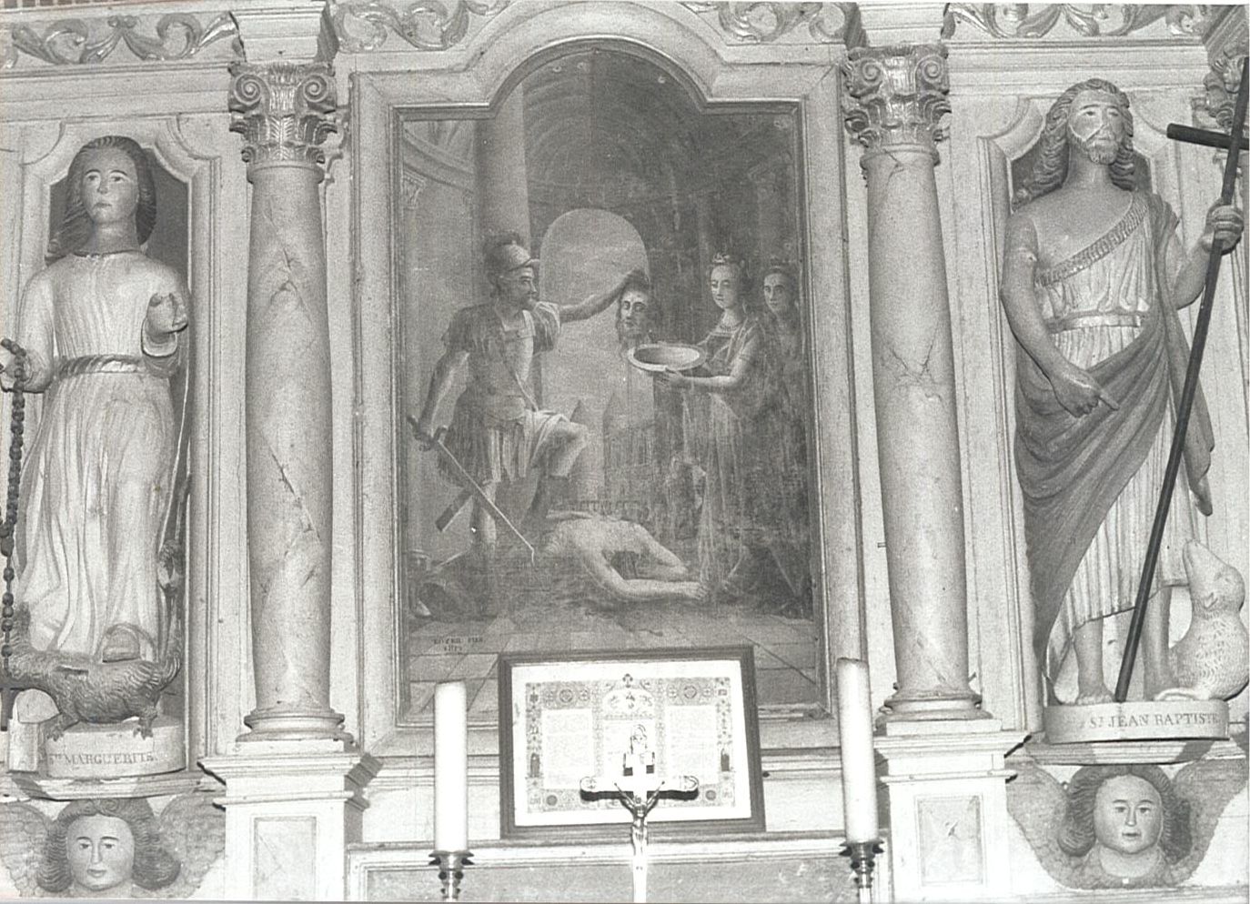 autel (maître-autel), retable, deux statues : Saint Jean-Baptiste et Sainte Marguerite, et tableau : Décollation de Saint Jean-Baptiste, vue partielle - © Ministère de la Culture (France), Médiathèque du patrimoine et de la photographie, diffusion RMN-GP