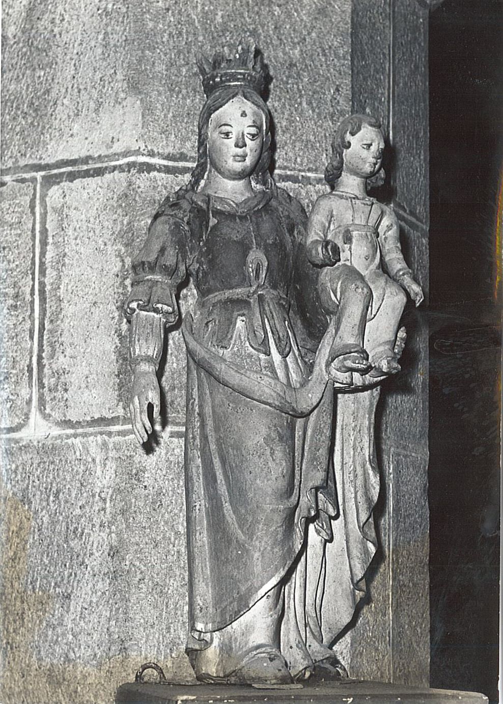 statue : Vierge à l'Enfant, vue générale - © Ministère de la Culture (France), Médiathèque du patrimoine et de la photographie, diffusion RMN-GP