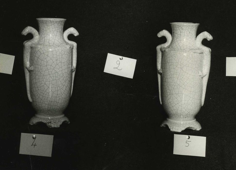 deux vases de Chine, vue générale - © Ministère de la Culture (France), Médiathèque du patrimoine et de la photographie, diffusion RMN-GP