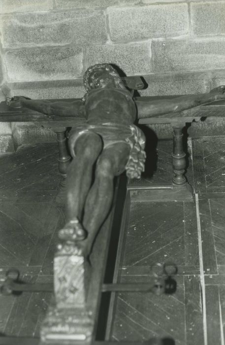 statue : Christ en croix, vue générale - © Ministère de la Culture (France), Médiathèque du patrimoine et de la photographie, diffusion RMN-GP