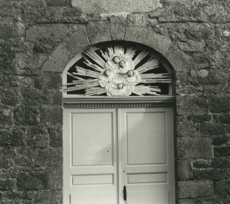 gloire (tympan de porte), vue générale - © Ministère de la Culture (France), Médiathèque du patrimoine et de la photographie, diffusion RMN-GP
