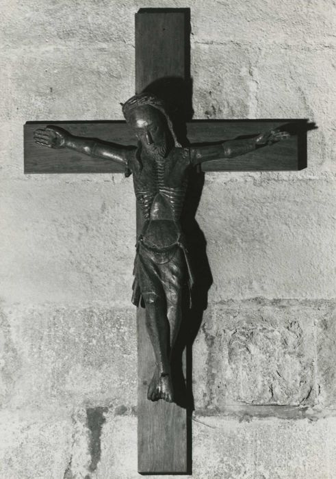 statue : Christ en croix n°3, vue générale - © Ministère de la Culture (France), Médiathèque du patrimoine et de la photographie, diffusion RMN-GP