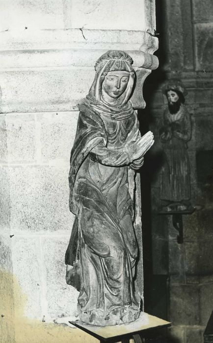 statue : sainte femme, vue générale - © Ministère de la Culture (France), Médiathèque du patrimoine et de la photographie, diffusion RMN-GP