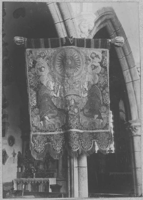 bannière de procession, vue générale