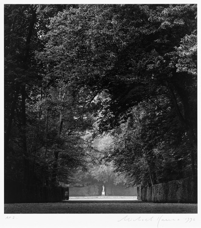 Hidden Statue, Courances, France. 1996 ; [Statue cachée]