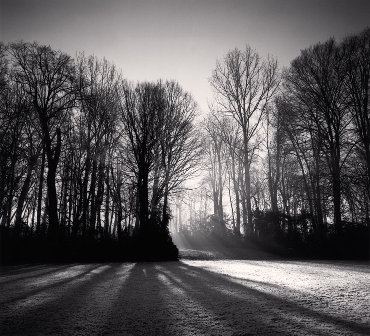 In-Between, Courances, France. 1997 ; [Entre-deux.\ Parc du château]