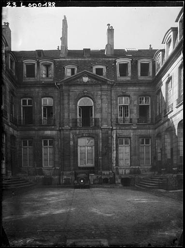 Façade sur cour