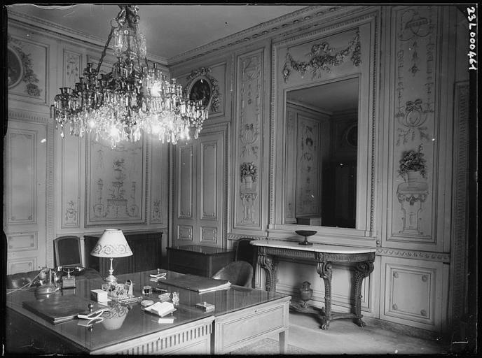 Bureau du directeur : vue d'ensemble vers la glace