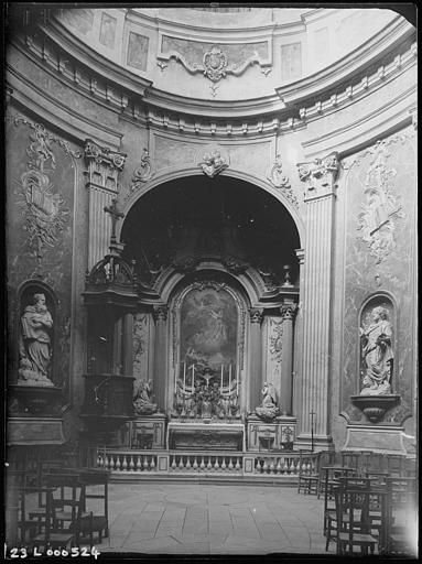 Chapelle du Refuge : vue d'ensemble vers le maître-autel