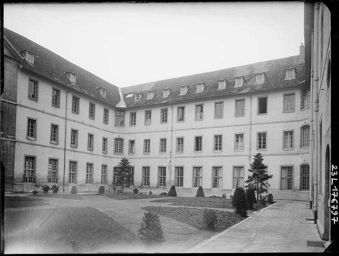 Cour intérieure