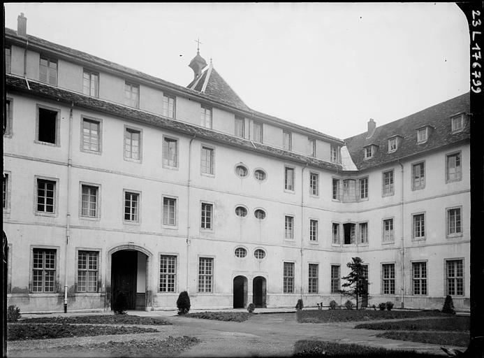 Cour intérieure