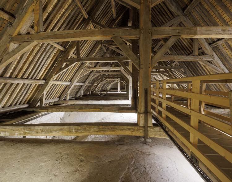 Comble de la nef depuis l’ouest vers la croisée du transept