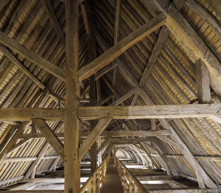 Comble de la nef depuis l’ouest vers la croisée du transept