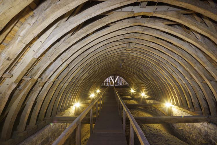 Comble de la nef, vue depuis l’ouest vers la croisée du transept