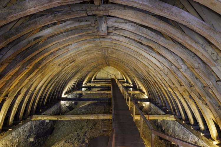 Comble de la nef depuis la croisée du transept vers l’ouest