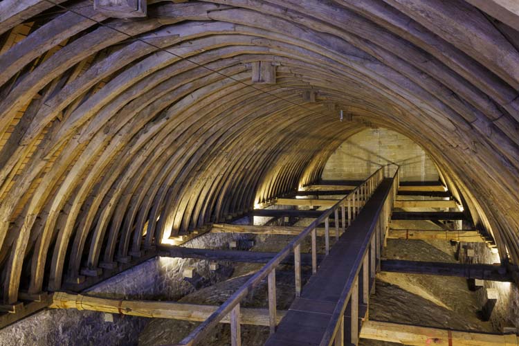 Comble de la nef depuis la croisée du transept vers l’ouest