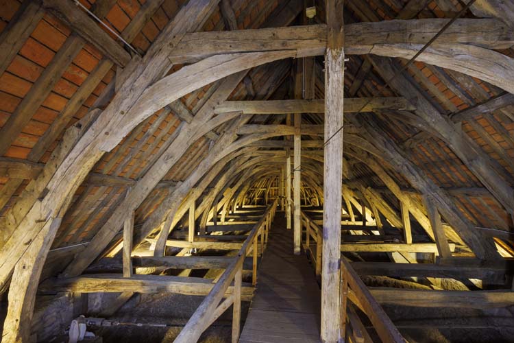 Comble du choeur, vue depuis la croisée du transept vers l’est