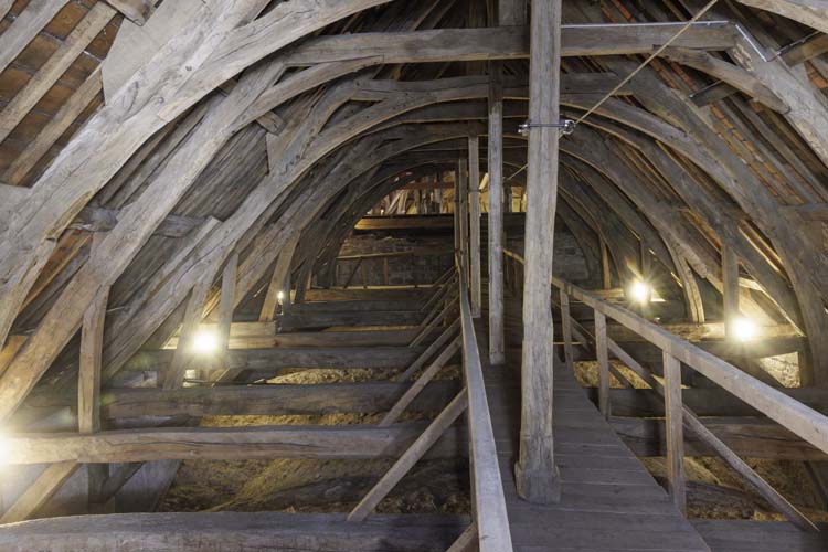 Milieu du comble du choeur vers la croisée du transept