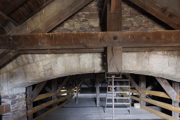 Comble sud, vue vers la croisée du transept derrière la coupole